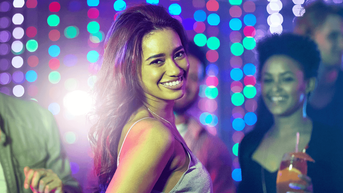 Alleine in den Club gehen: Tipps für den ersten Abend Alleine in den Club gehen: Tipps für den ersten Abend